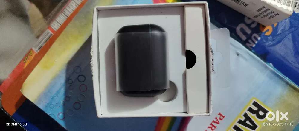 Noise buds under warrenty 3month use only bill box available