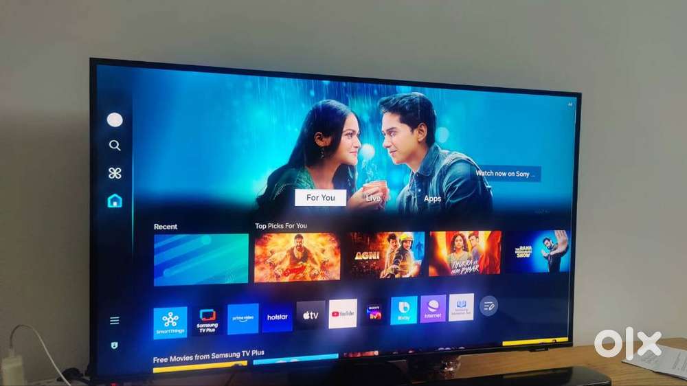 4k Samsung Monitor + Smart TV ( Model Name M7 )