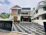 Luxurious 5 Bedroom House For sale - 8 Cent (500m From Peyad Junction)