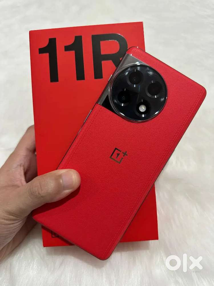 Oneplus 11r red