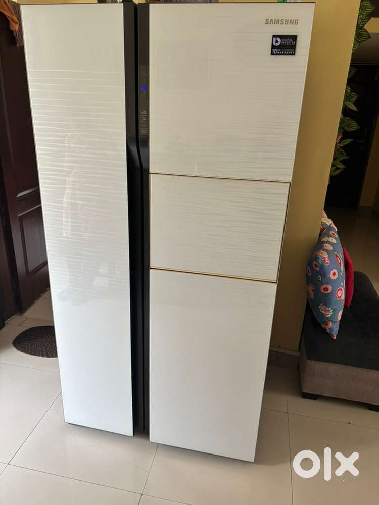 Side by side Samsung refrigerator