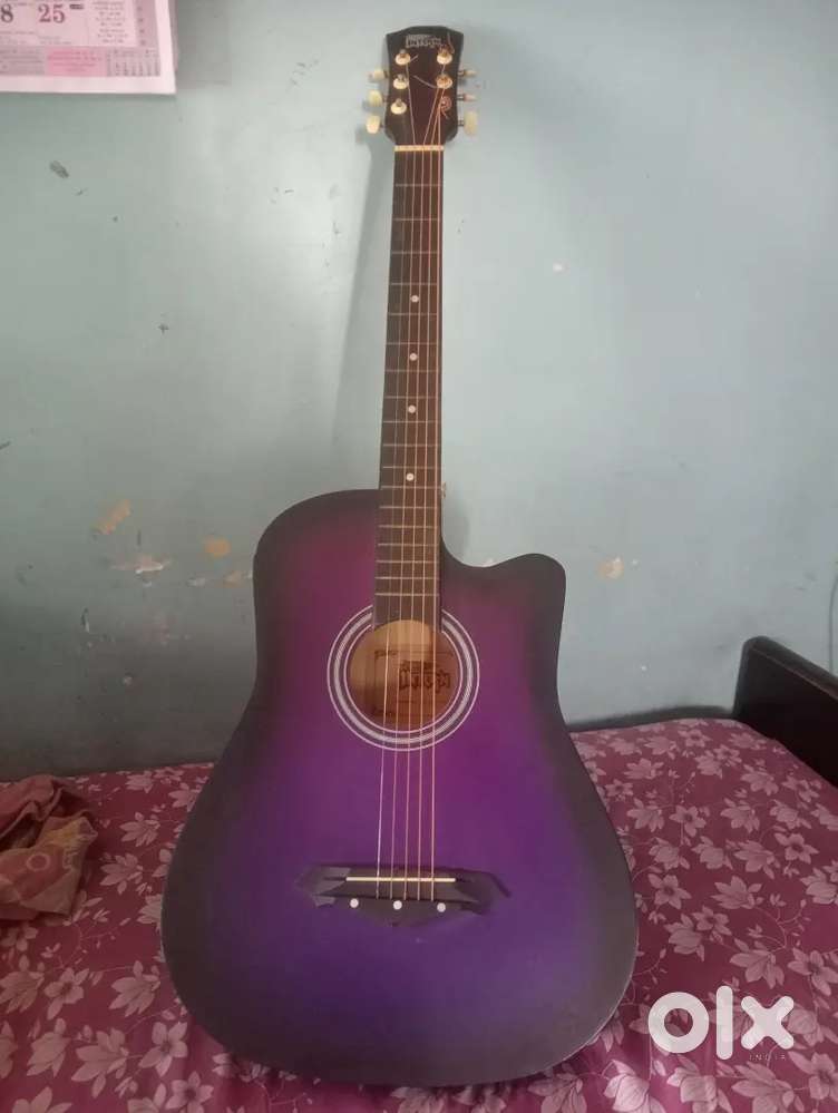 Intern guitar