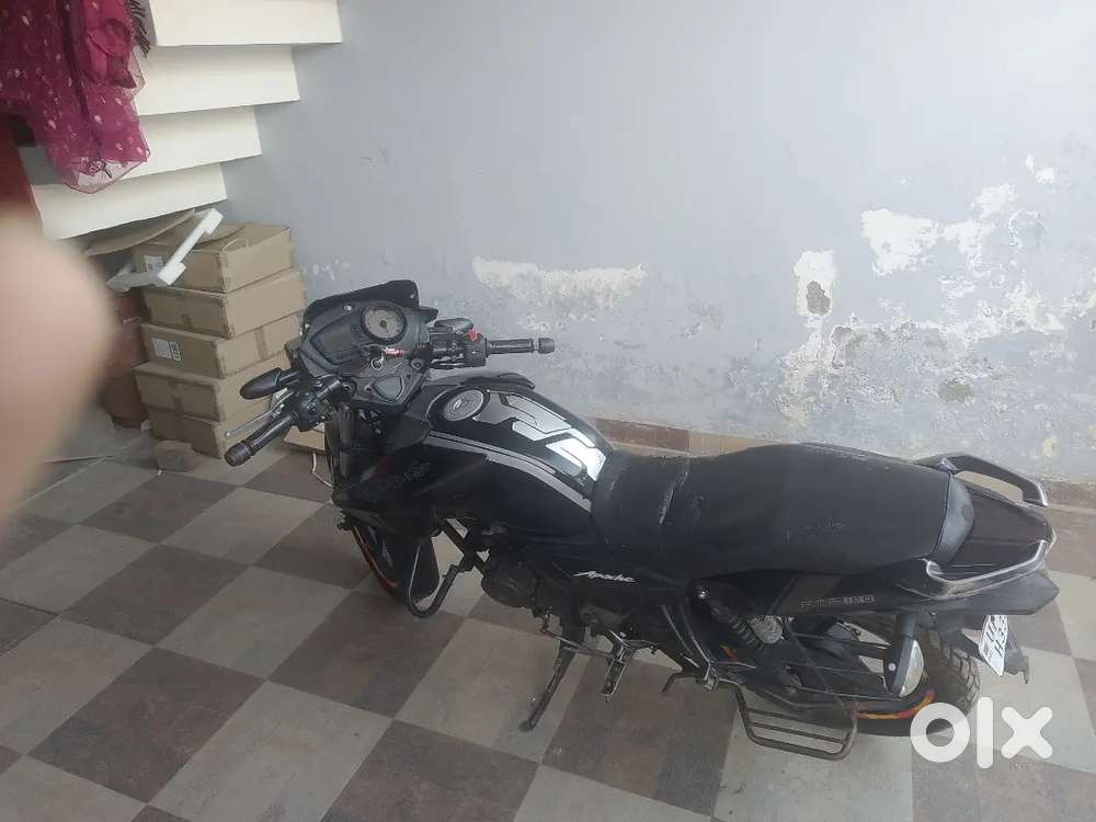 bike A1 condition mein hai October month 2013 model hai