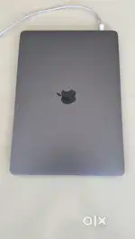 Macbook pro 2020. Intel with touchbar 8/256 gb
