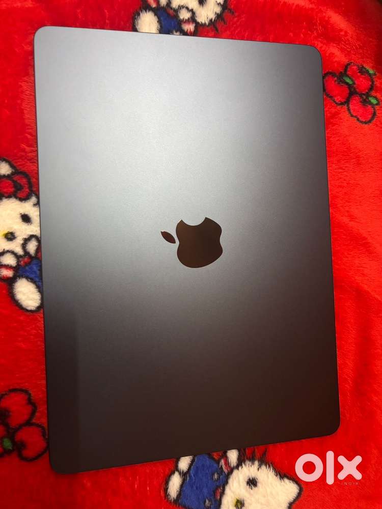 MacBook Air M4-13.6 inch  16 GB RAM -256 GB