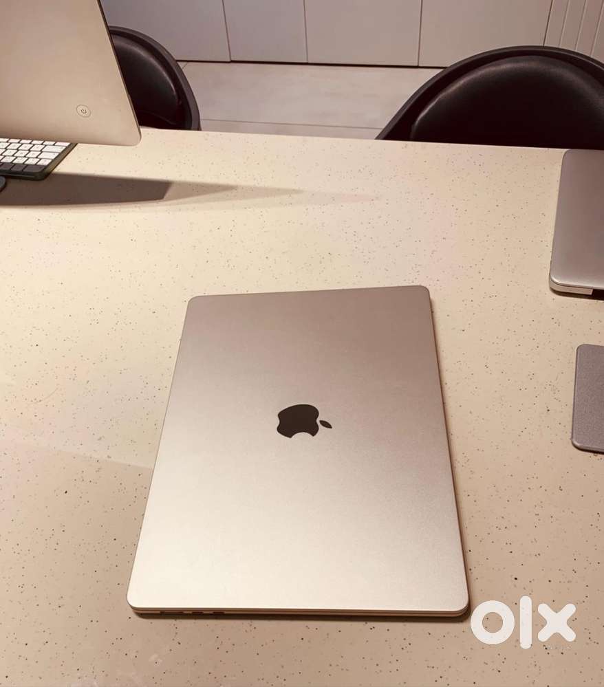 Macbook Air M2 (15-inch) 8GB/256GB Starlight Just in 55,600/-