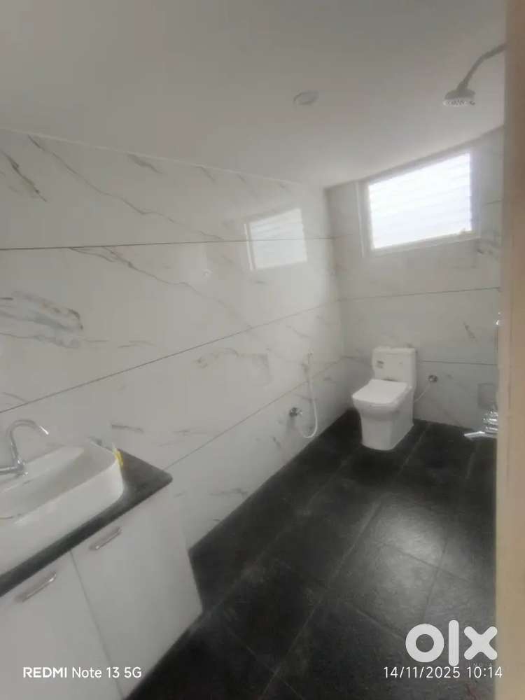 2 individual Rooms available for rent with solar