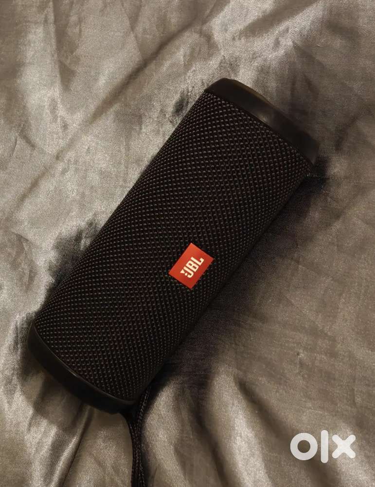 JBL Flip 3 Portable bluetooth speaker