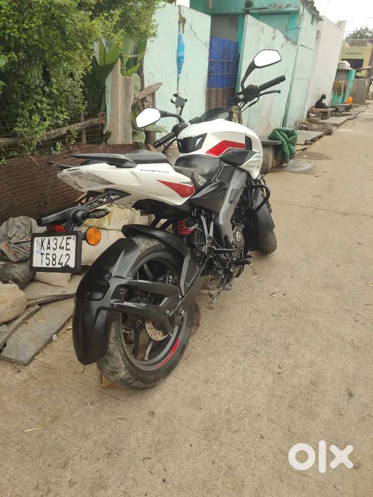 Bajaj Pulsar NS 200 for Sale – Excellent Condition well maintained
