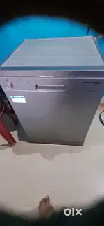Dish washer