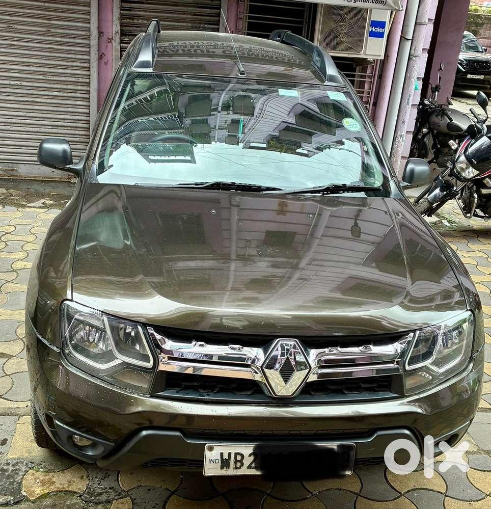 Renault New Duster 2019 Petrol Well Maintained road tax paid upto 2029
