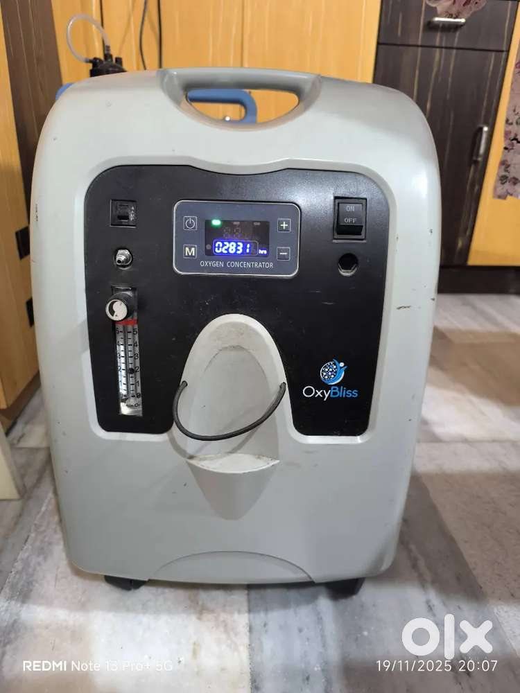 OxyBliss 5L Oxygen Concentrator - less than 3000 Hrs used