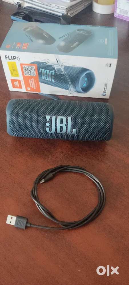JBL flip6 Bluetooth speaker