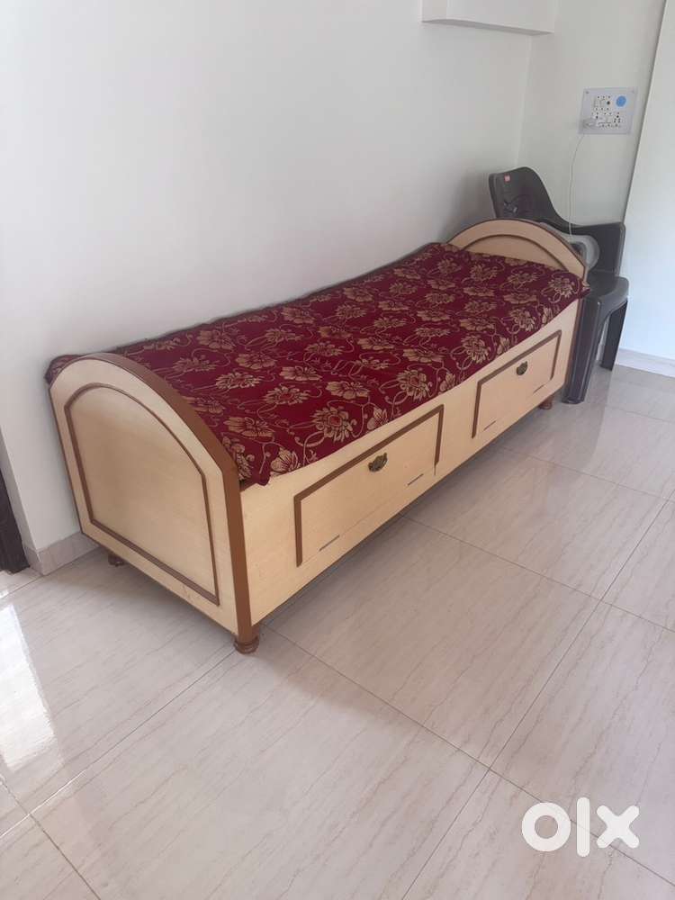 Single Bed with peak wood including storage