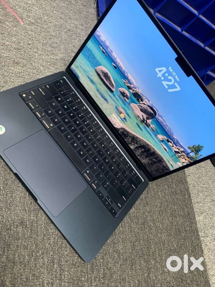 macBook Air M2 /13inch/2022/8GB RAM/256GB SSD/Latest os/Good working