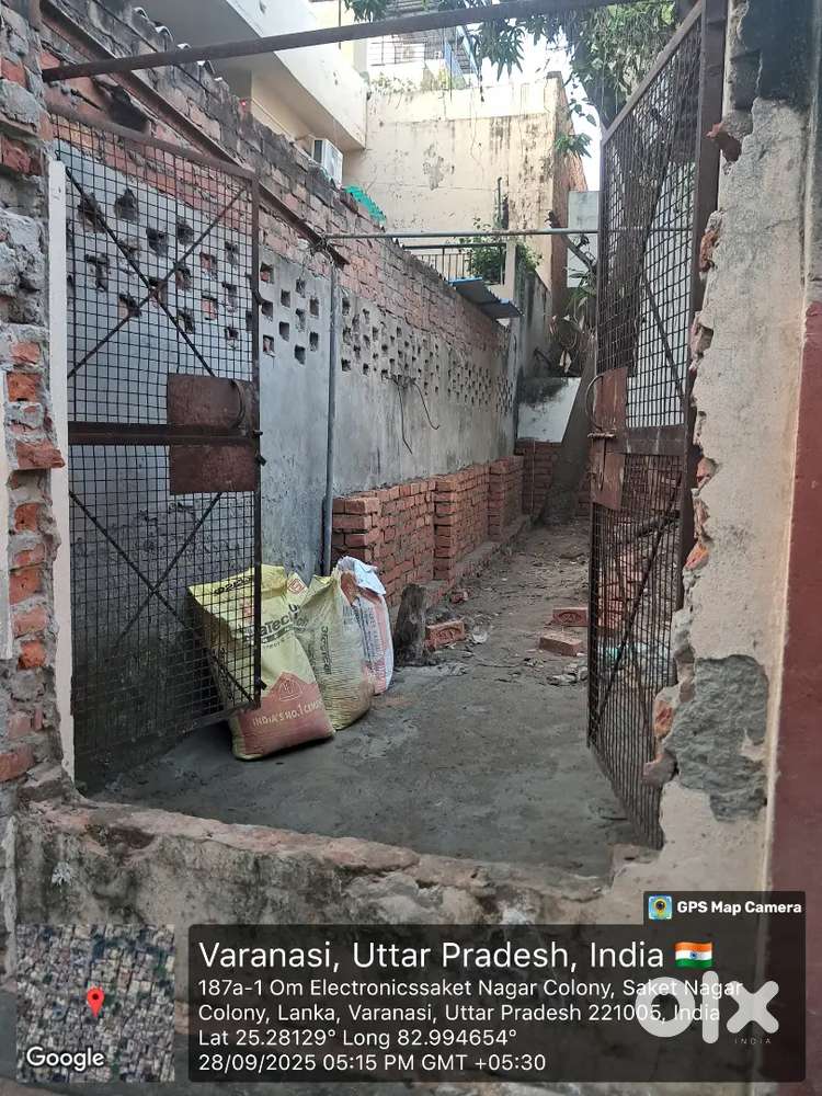 1000 sqfeet Area available for godown in Saket Nagar colony, Naria