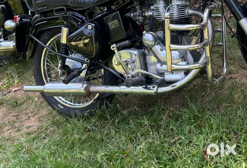 Short bottle freeflow bullet silencer with bend pipe