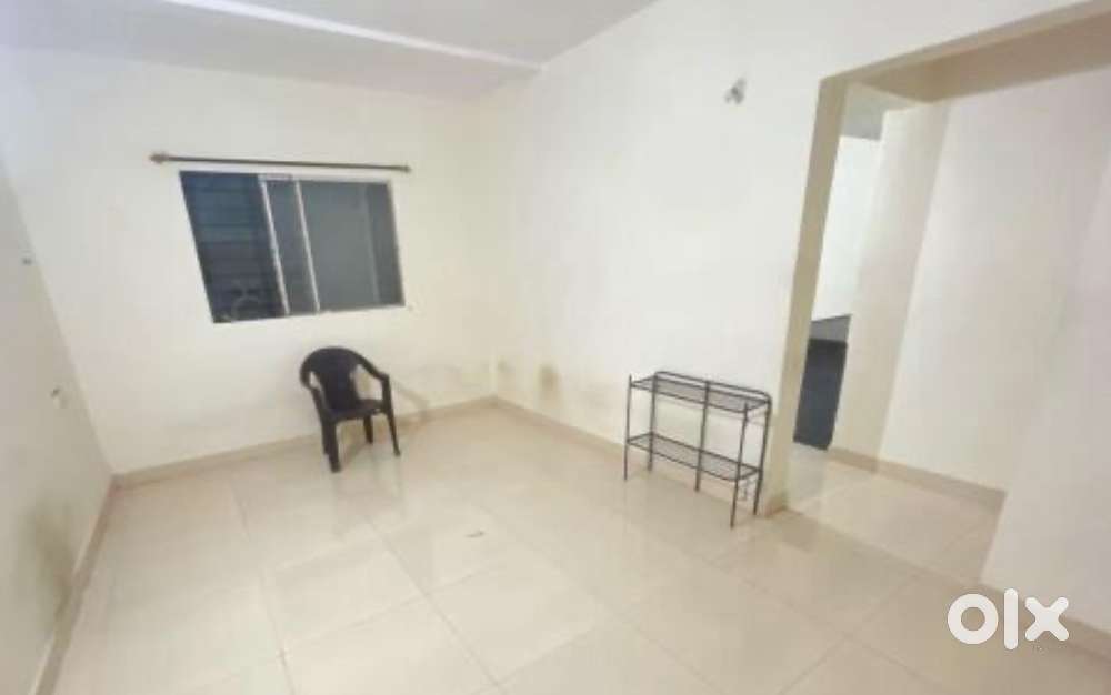 1RK bedroom, bathroom, kitchen and parking available.