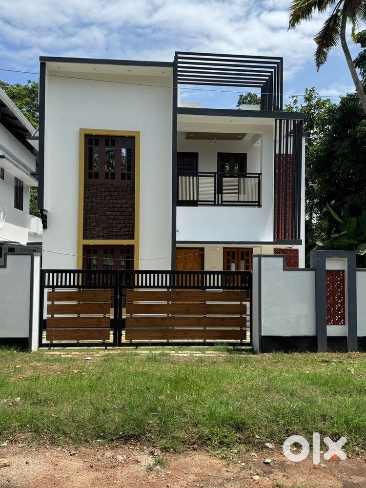 1700sqft house with 5.5 cent plot for sale in near kundara jn mukkada