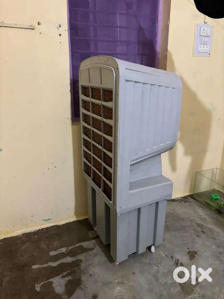 Cooler selling good condition