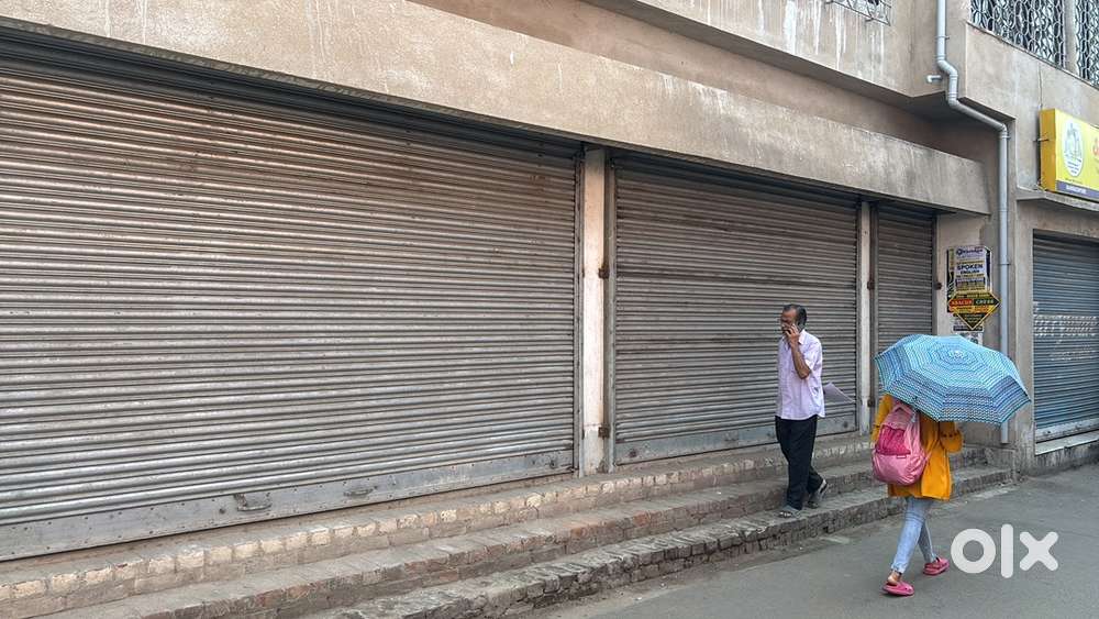 Beautiful plot in cream populated area