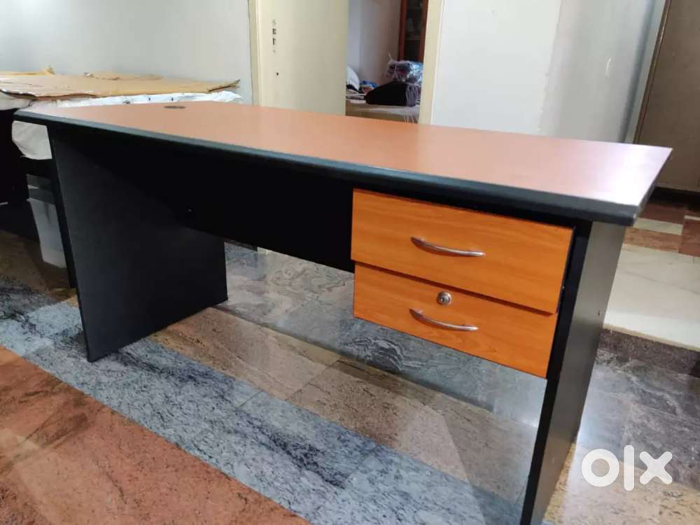 Office table