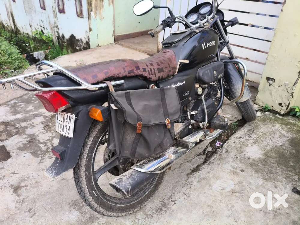 Bhot achhi condition m h bike bechna one handed bike