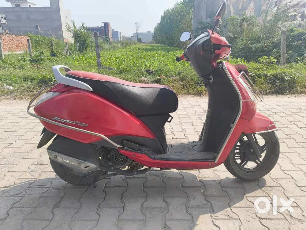 Smooth Running Red TVS Jupiter Scooter for Sale