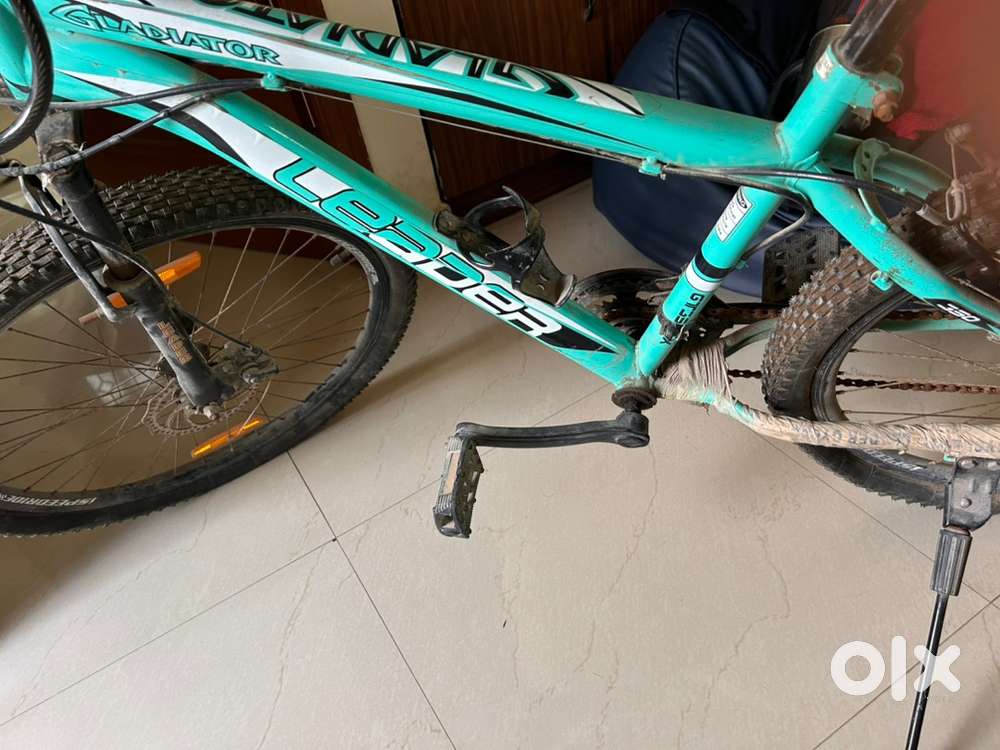 Gladiator 26T Multispeed Gear Cycle with Front Suspension & Disc Brake