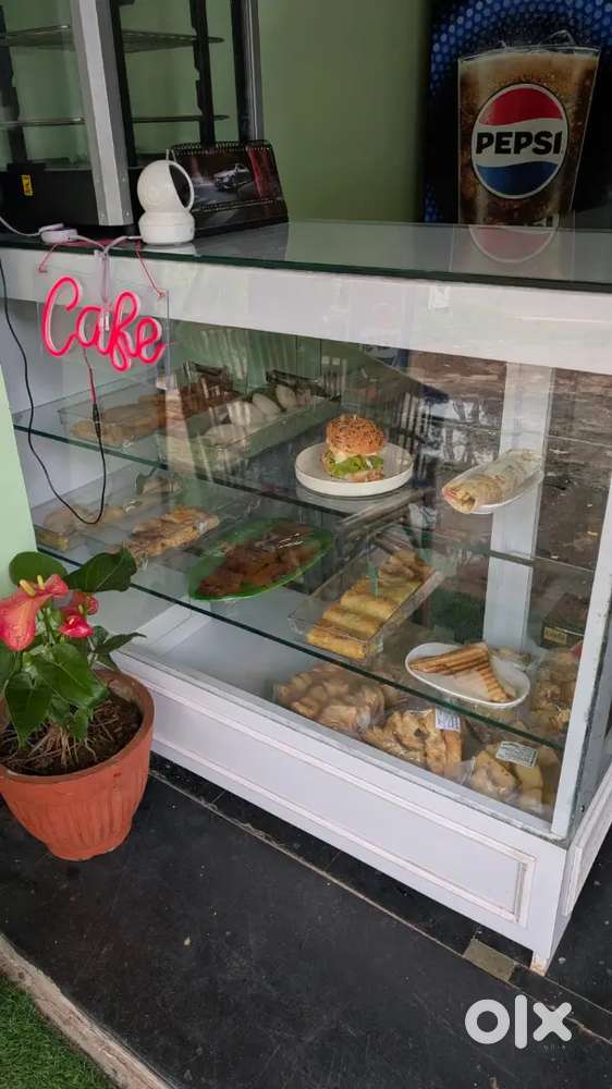 Juice, shakes, mocktails & snacks maker