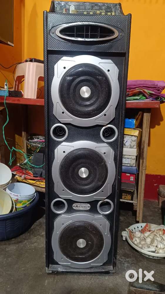 Tower 10 inch woofer 3 tho or 3 free 10 inchi free