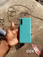 I phone Lena hai is liye becha rah hu