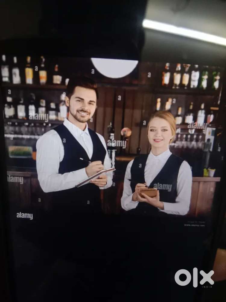 बार मध्ये वेटर कामासाठी मुले पाहिजेत