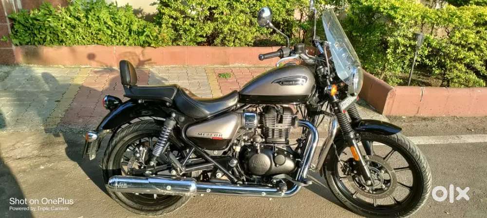 Royal Enfield   meteor350 
Model.2021
Km.24613
Insura New tyre