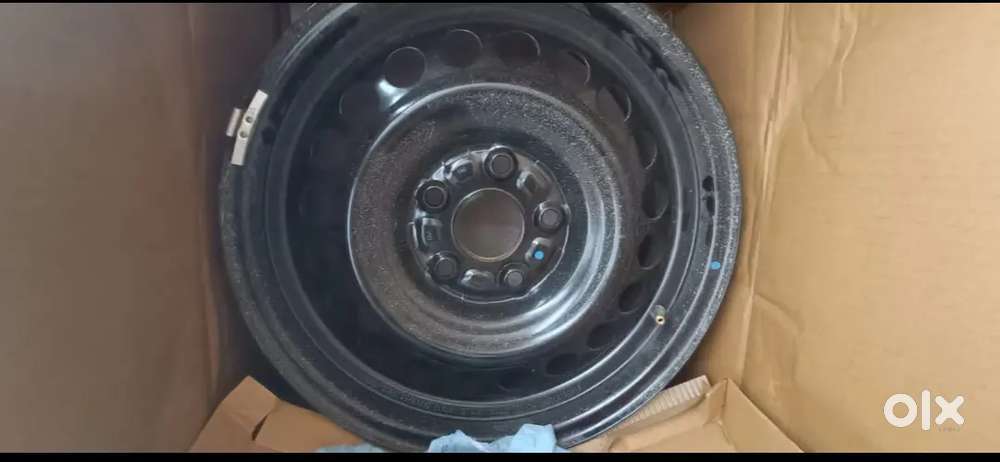 17 inch steel rims  215/60 R17  with suzuki wheel caps