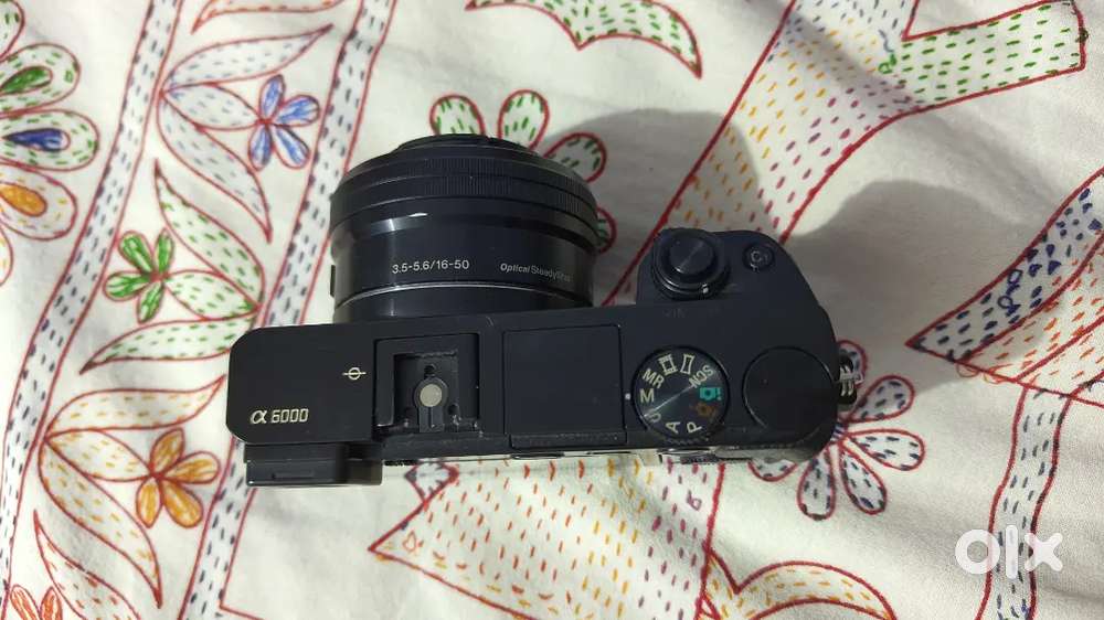 Sony A6000 camara with kitlens