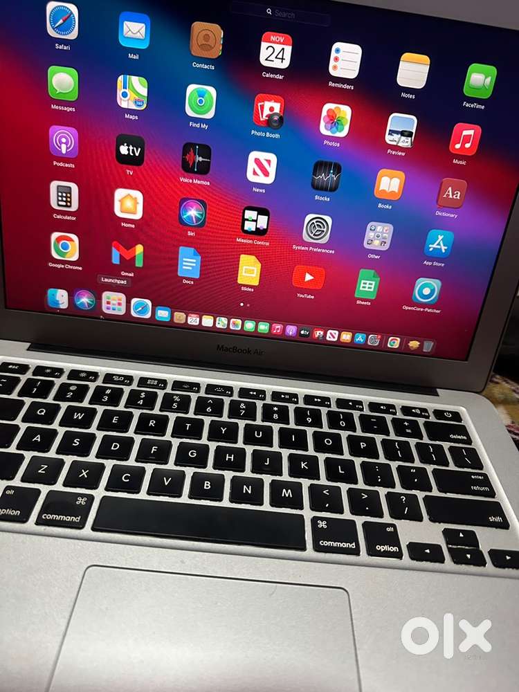 Apple macbook air early 2014 with charger