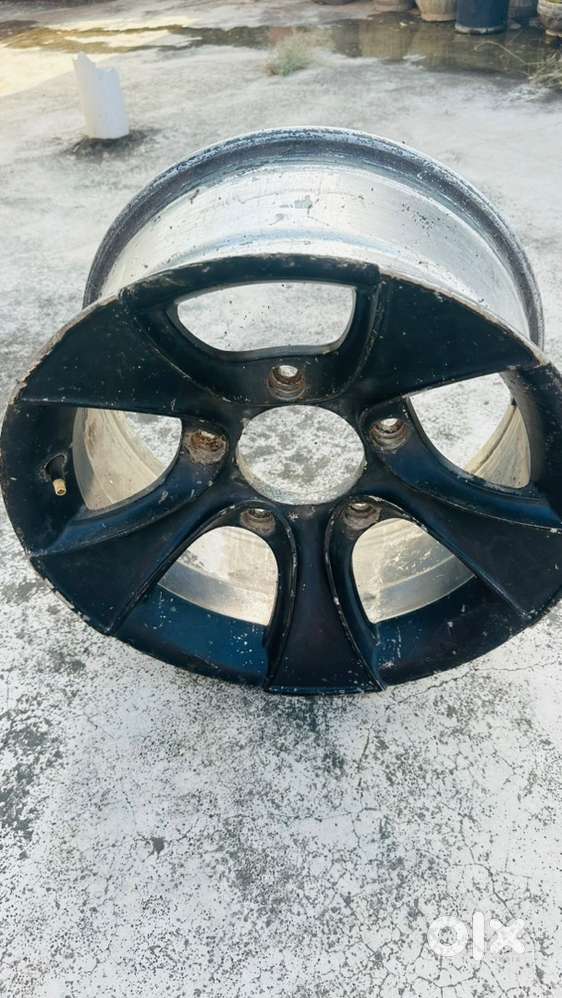 Scorpio alloy wheels all 4 wheels