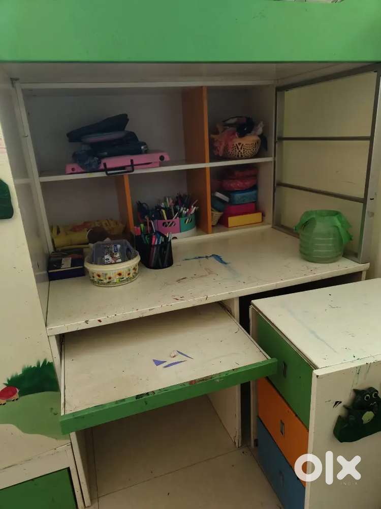 Kids bunker bed with ample storage