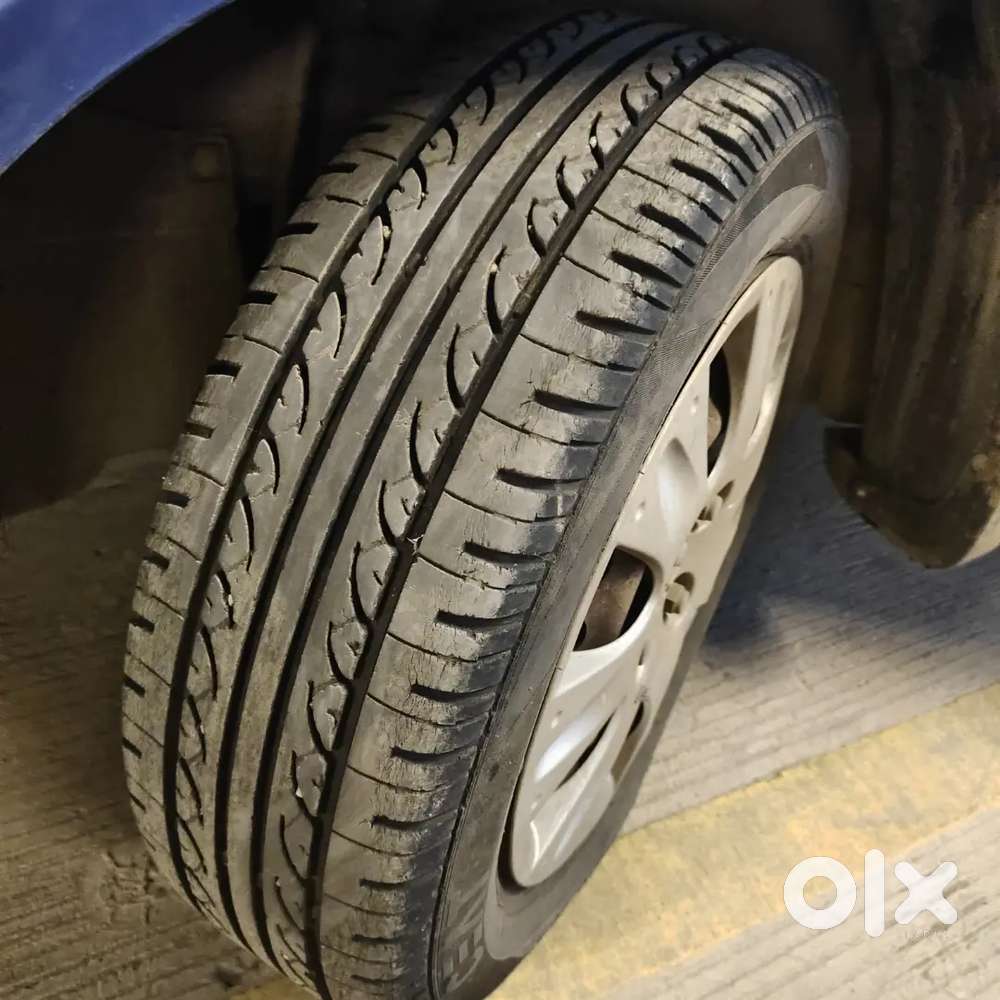 Car Tyre 70% to 75% unused