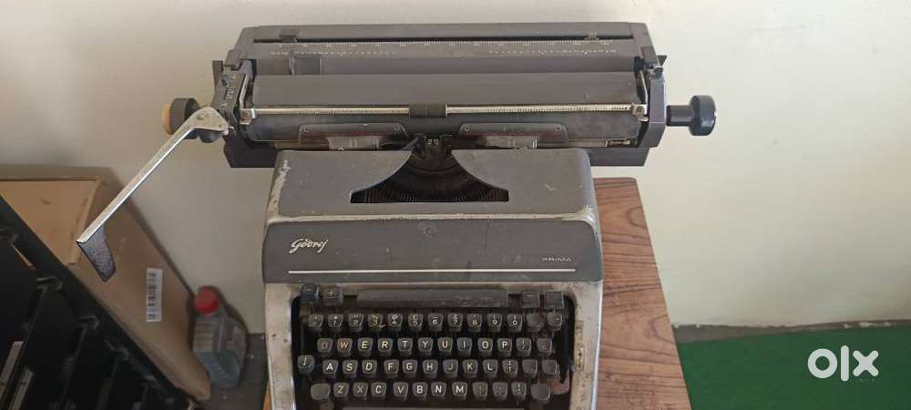 Type writing machine