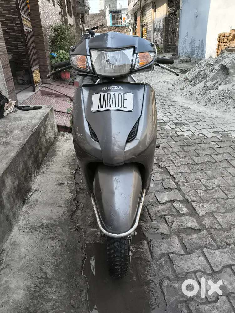 Honda Activa Deleux 2014 model in very good condition