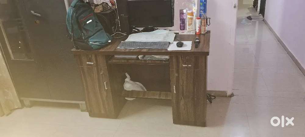 Furniture -compiter tabke