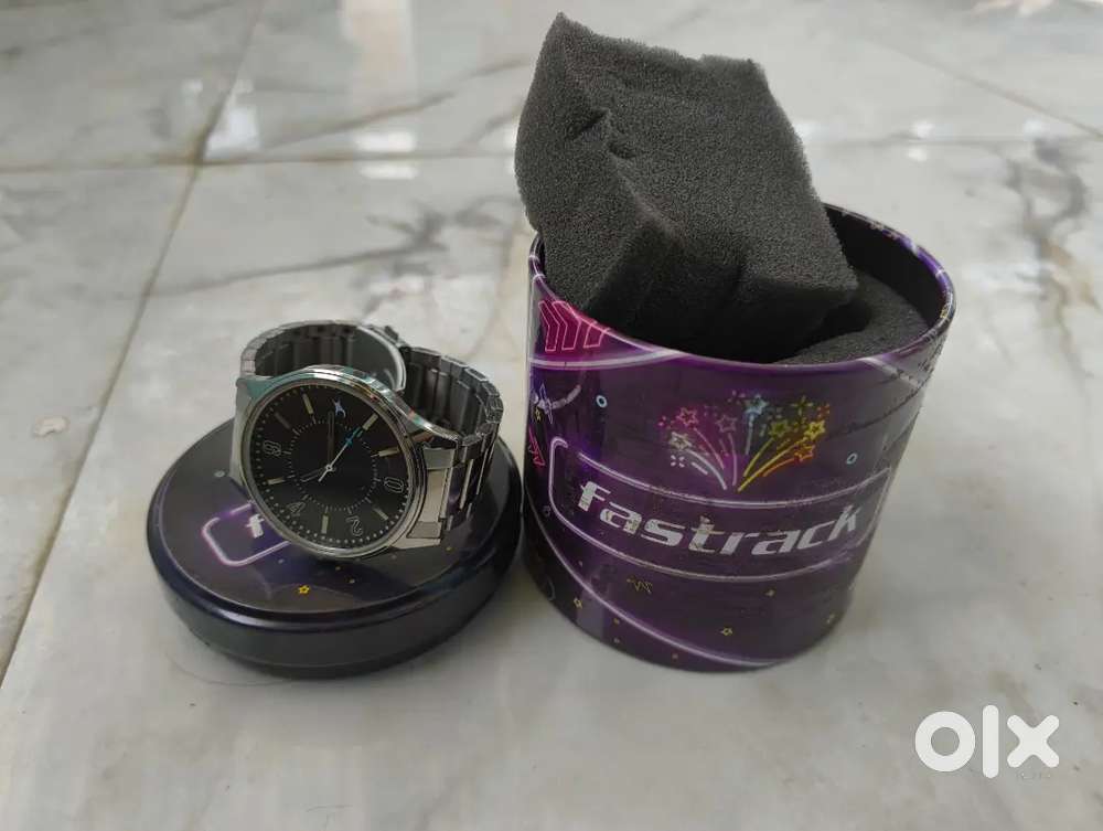 New Fastrack Analog Watch  No Scratches  Like New