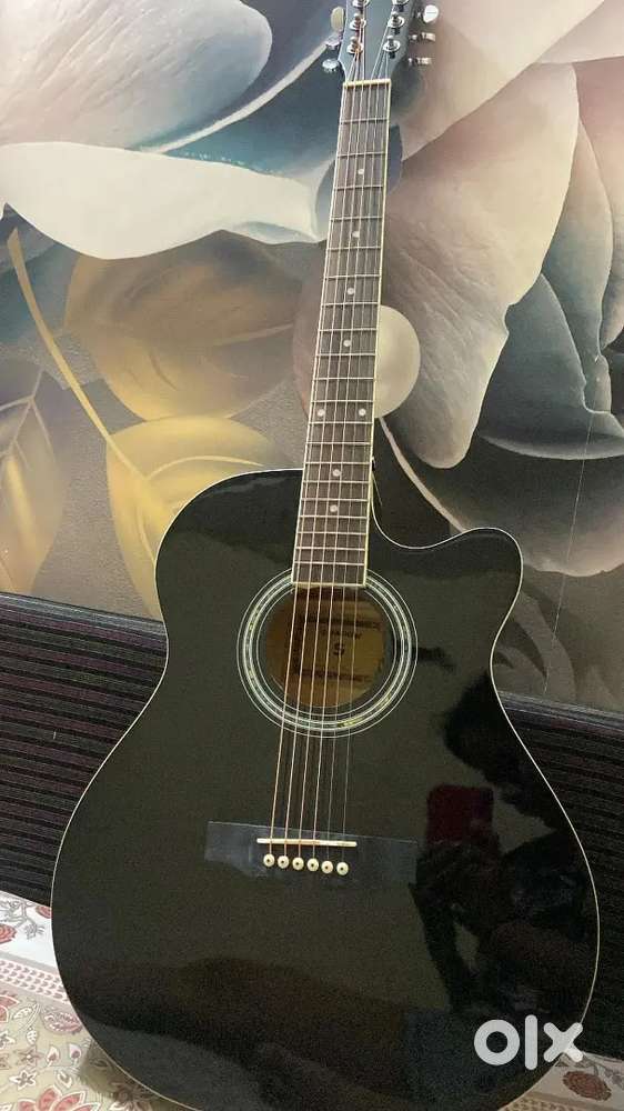 Guitar acoustic