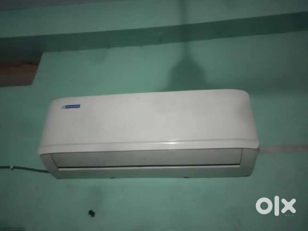 Blue Star AC non inverter