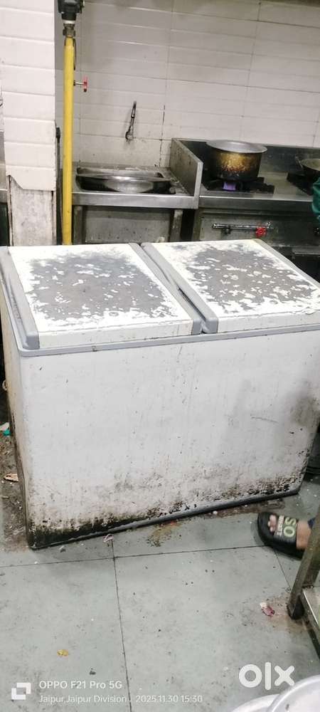 Deep freezer in running condition