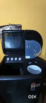 9 kg Semi automatic Gud Condition Machine Negosable in Price