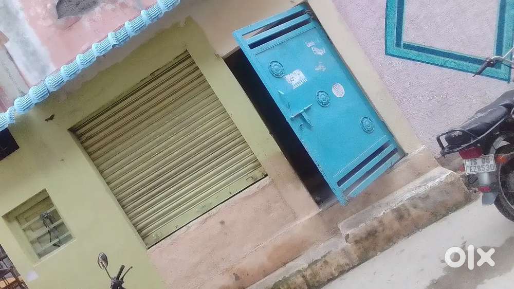 Grand floor 1bhk house for sale champapet singereni colony 700000only