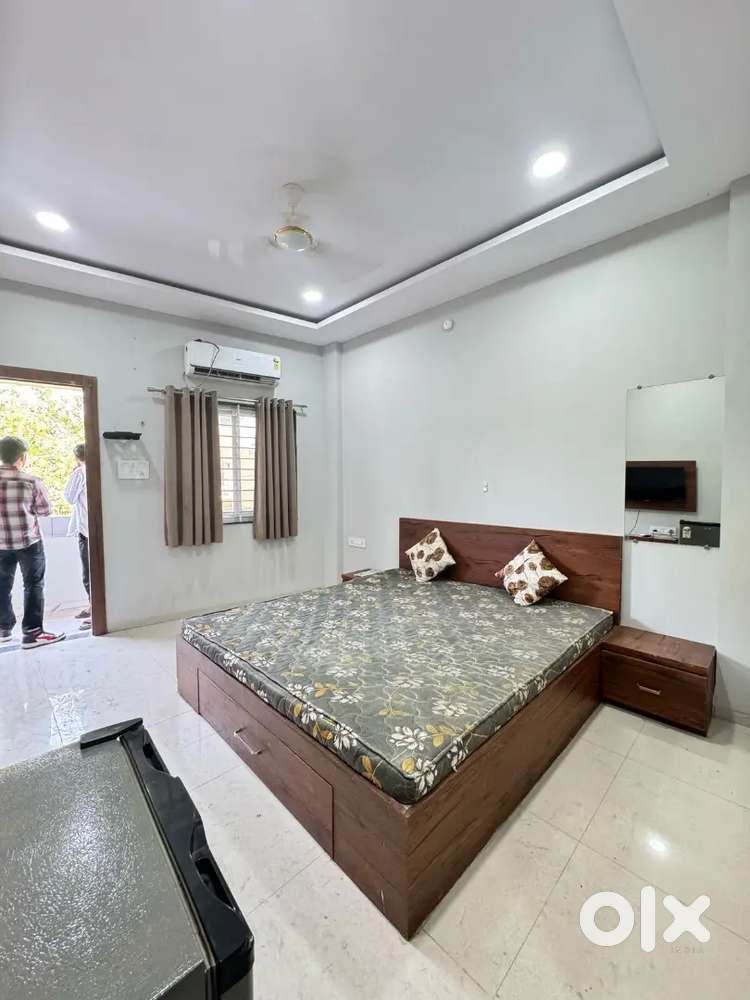 Indipendent Studio Room For Rent Near  Mhaxhmi Nagar